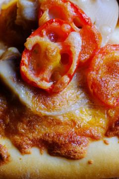 意大利肠番茄蘑菇披萨