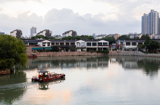 清晨觅渡桥景区