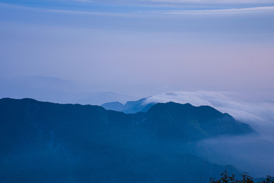 山峰云海