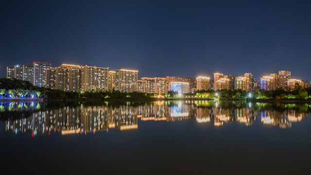 淄博市齐盛湖夜景