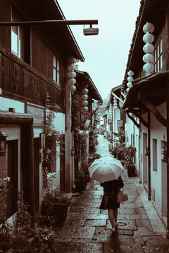 小河直街雨巷