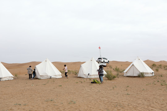 沙漠露营帐篷