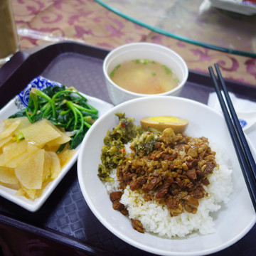 酸菜牛肉饭