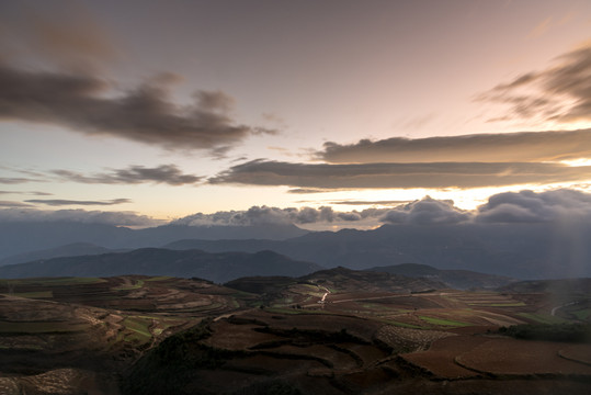 东川红土地