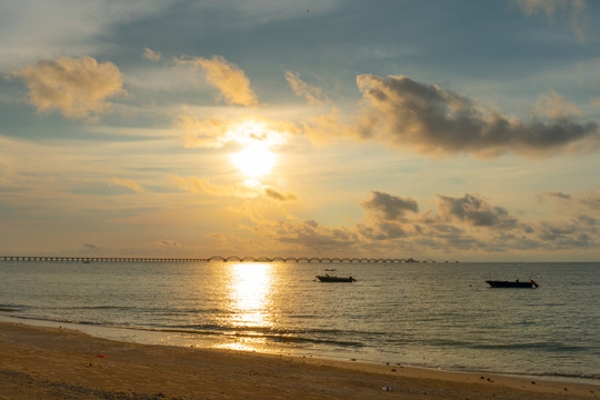 海滩夕阳