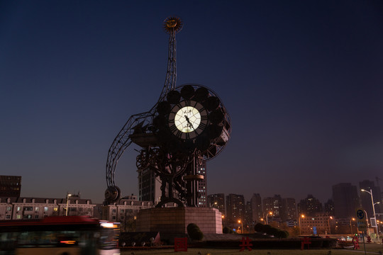 天津地标世纪钟夜景