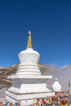 藏族佛教白塔金顶