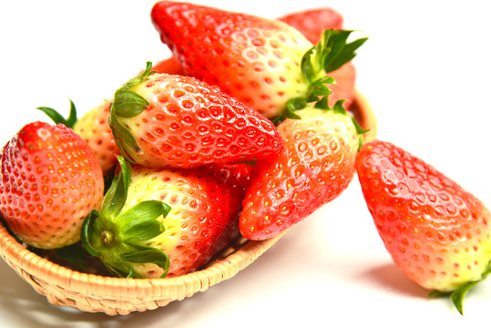 白底高清草莓