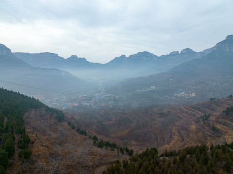 航拍济南南部山区连绵群山