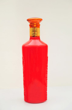 红瓷酒瓶