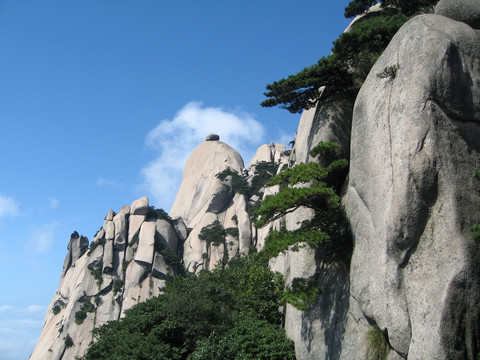 天柱山飞来石