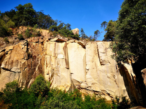 山崖峭壁