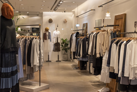 時(shí)尚女裝專賣店店鋪設(shè)計(jì)