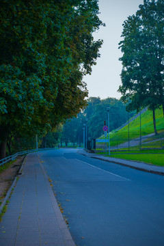 秋天清晨公路