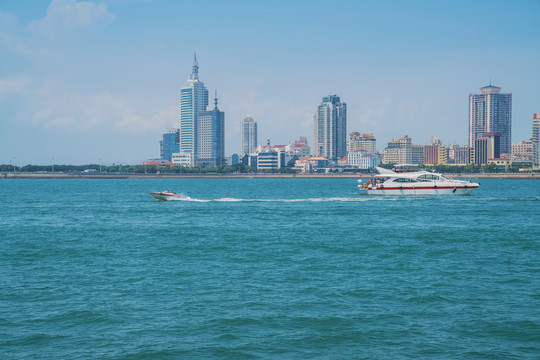 山东青岛滨海城市建筑天际线风光