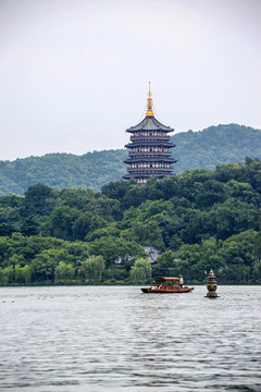 西湖风光雷峰塔