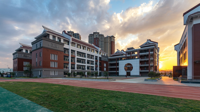 龙海市月港中心小学