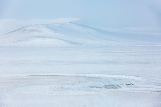 冬季草原雪原河流