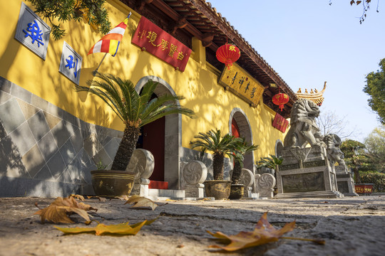 南京白鹭洲公园鹫峰禅寺