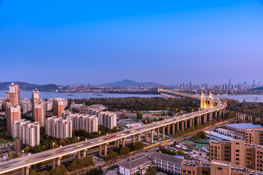 中国南京长江大桥城市建筑夜景