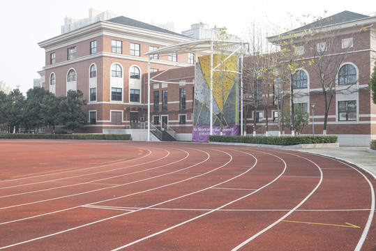 学校操场跑道