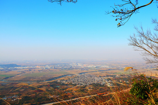 山下的小村