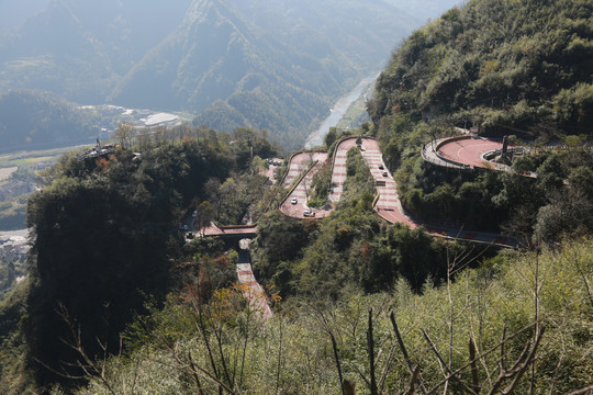 矮寨盘山公路