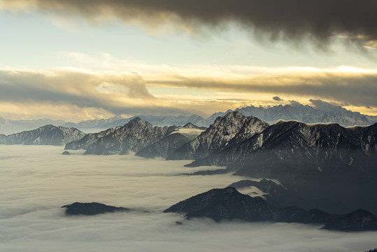 牛背山