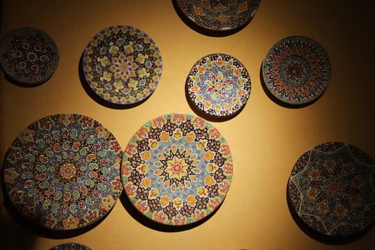 维吾尔族特色瓷盘画