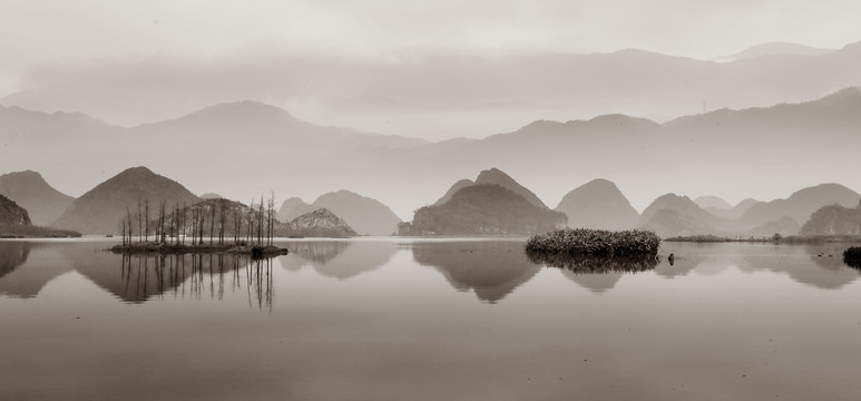 水墨意境山水