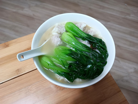 一碗青菜扁肉汤