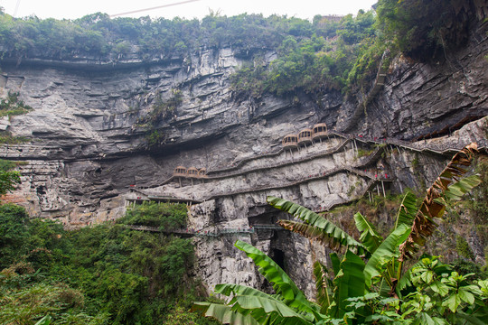 河池罗城棉花天坑大峡谷