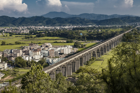 罗定长岗坡渡槽秋景