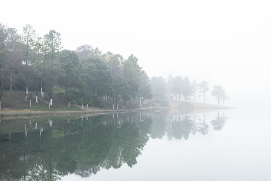 唯美朦胧湖景