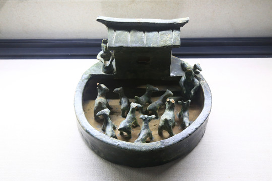 綠釉羊圈