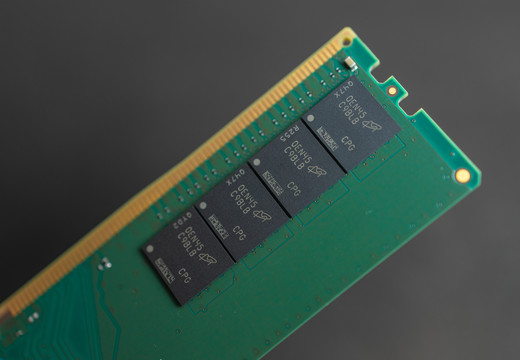 美光英睿达DDR4内存条