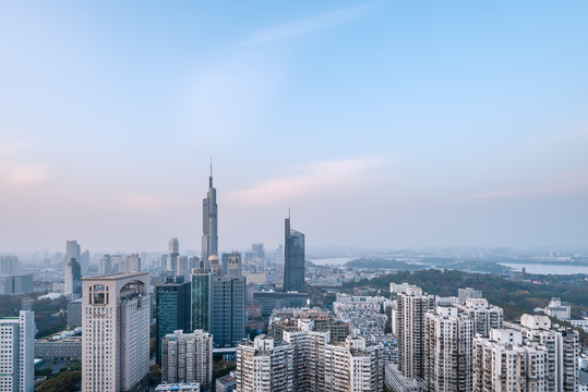 夕阳下中国南京的城市CBD建筑