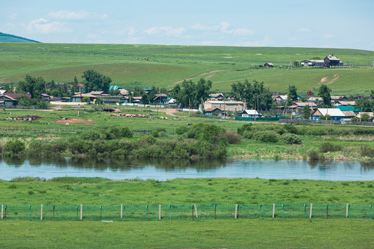 俄罗斯村庄额尔古纳河