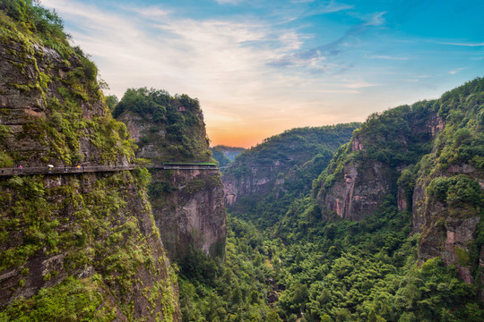 绍兴新昌穿岩十九峰