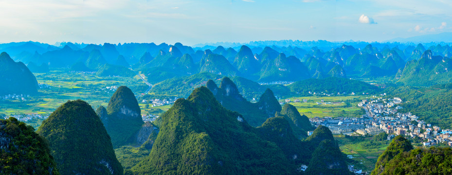 群山峻岭