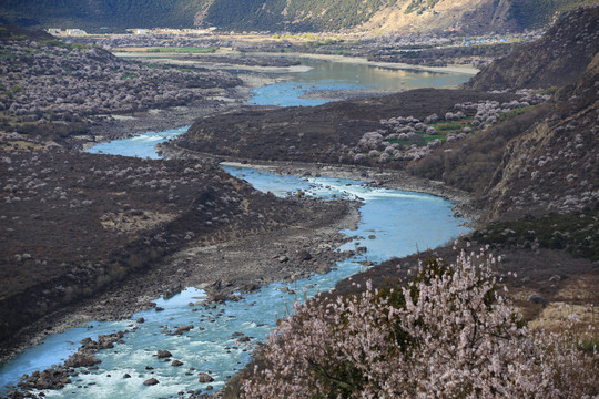 河流