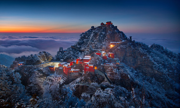 武当山金顶雪夜2