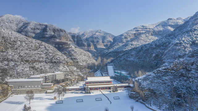 山西盂县藏山大门