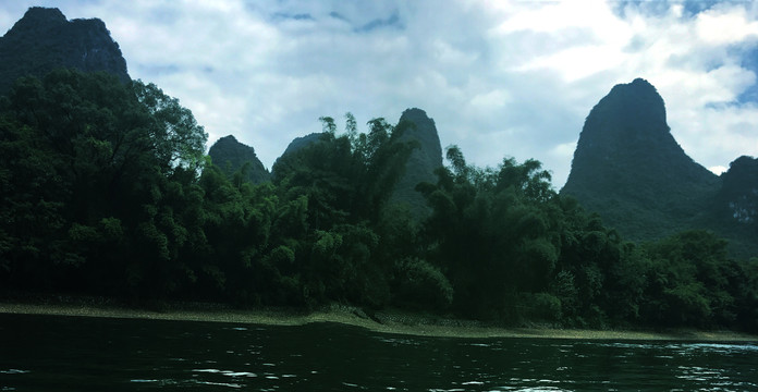 高山流水风景图片