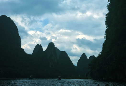 蓝天白云青山绿水风景图片