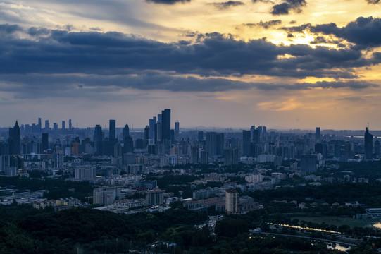 夕阳下的南京城