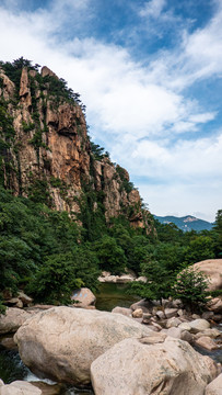 巍峨高山