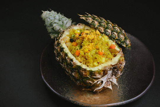 菠萝海鲜炒饭