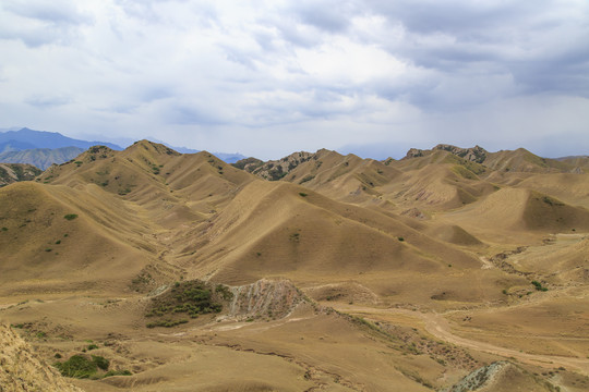 新疆观音沟玛河大峡谷