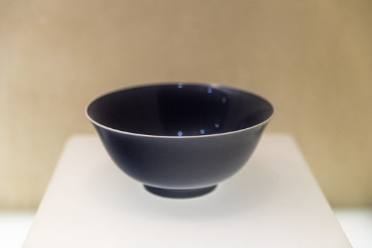 清康熙霁蓝釉碗